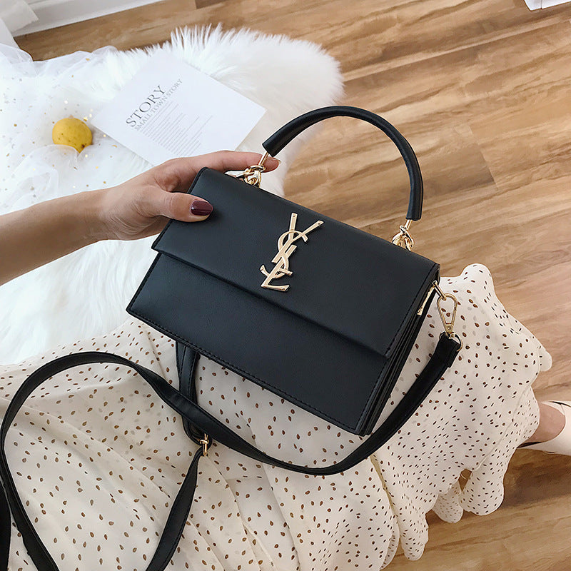 Fashionable Women's Crossbody Bag - Stylish Small Tote