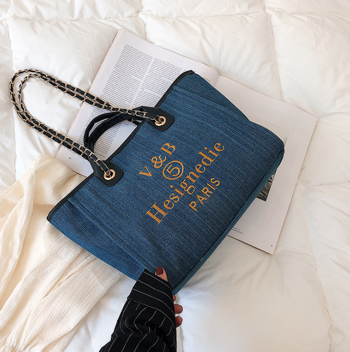 Canvas Tote Bag - Fashionable Shoulder Bag for Travel