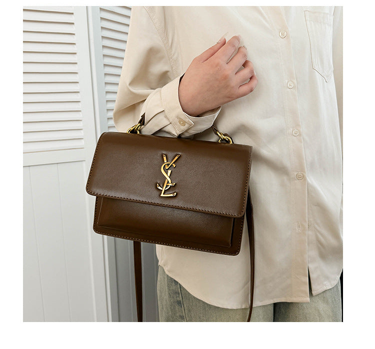 Fashionable Women's Crossbody Bag - Stylish Small Tote