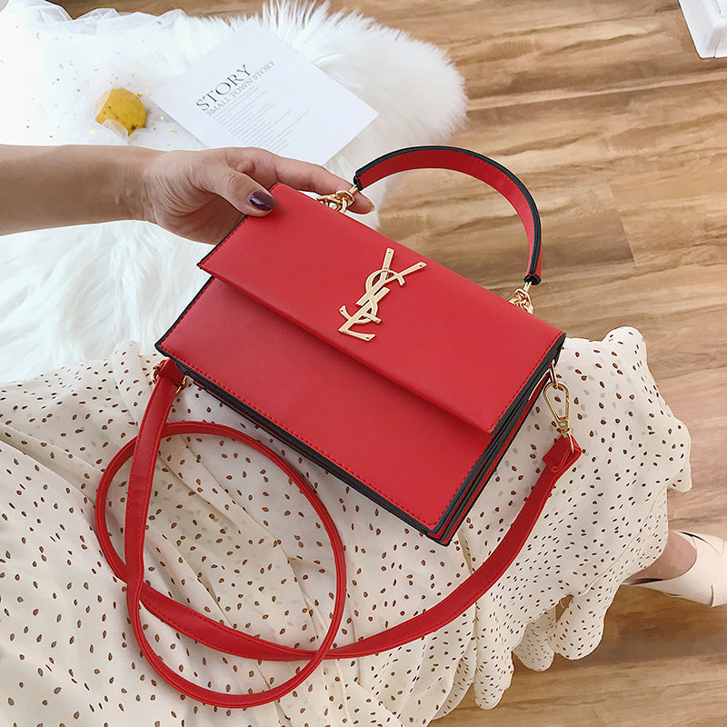 Fashionable Women's Crossbody Bag - Stylish Small Tote